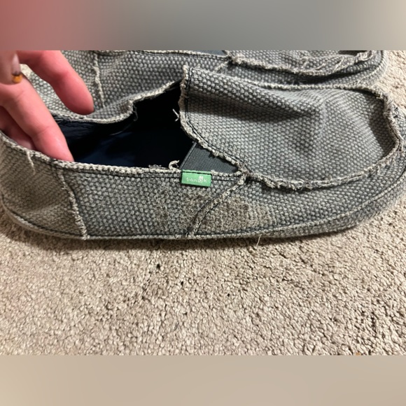 Sanuks size 11 grayish color - Picture 3 of 6